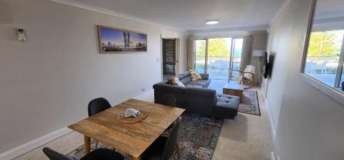 Scarborough Apartment | Sunset Shores Scarborough