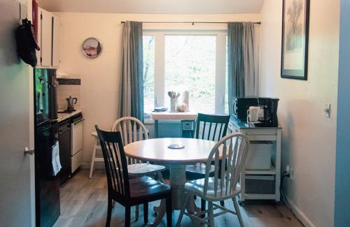 Campton Apartment | Sunset Side