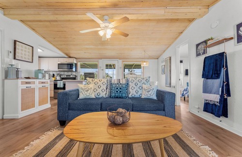 Pirates Beach House | Sunset Surf Lodge - Charming 2-bdrm house near fantastic Palm Beach, Galveston