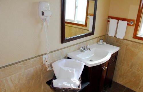 Manzanita Hotel | Sunset Surf Motel