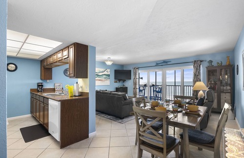 Bradenton Beach Condo | Sunset Terrace 201 Direct Gulf Front 2/2 Condo