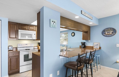 Bradenton Beach Condo | Sunset Terrace 201 Direct Gulf Front 2/2 Condo