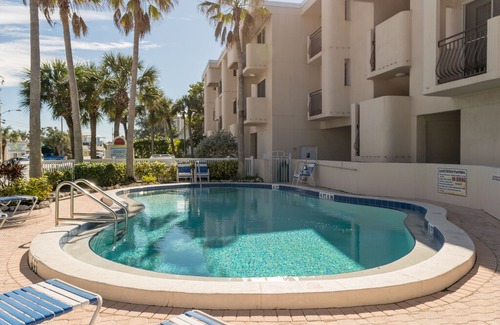Bradenton Beach Condo | Sunset Terrace 109 2/2 pool Condo Gulf Front Unforgettable Sunsets