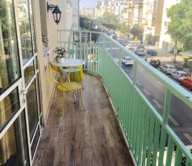 Old North Apartment | Sunset TLV Apartment - Ben Yehuda 175