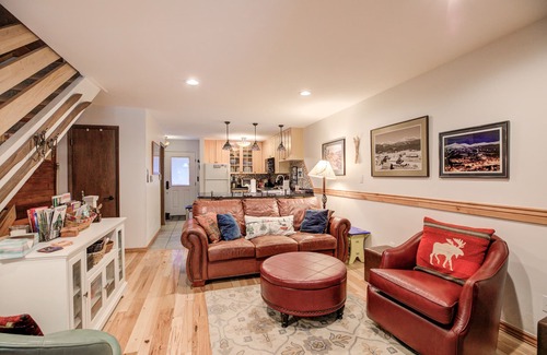 Four O'Clock House | Sunset Townhome: Ski In, Ski Out