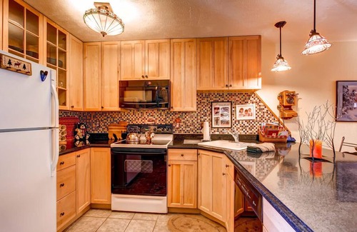 Four O'Clock House | Sunset Townhome: Ski In, Ski Out