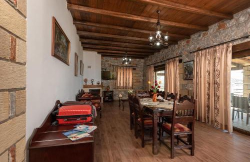 Kolymbari Villa | Sunset Traditional House