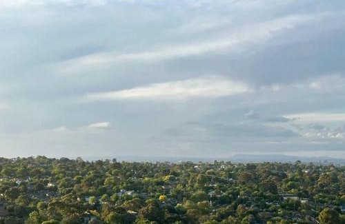 Box Hill Apartment | Sunset view 2B2B apt Box Hill w Parking+Gym+BBQ
