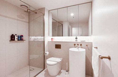 Box Hill Apartment | Sunset view 2B2B apt Box Hill w Parking+Gym+BBQ