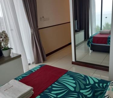 Kampung Bahasa Kapor Hotel | Sunset View 969 PD Waterfront