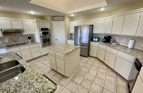 Gun Barrel City House | Sunset View, fully fenced yard, dog friendly
