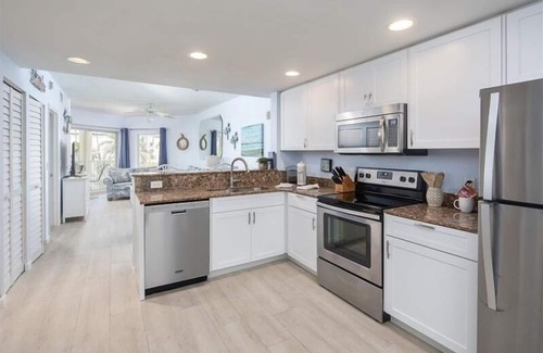 Treasure Island House | Sunset Views & Sandy Toes