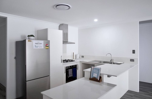 Kalbarri House | Sunset views while offering comfortable disability accessible accommodation