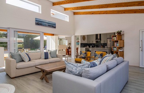 Hermanus House | Sunset Villa | A happy place |Pool