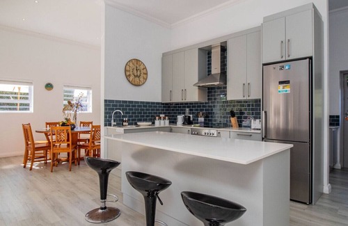 Hermanus House | Sunset Villa | A happy place |Pool
