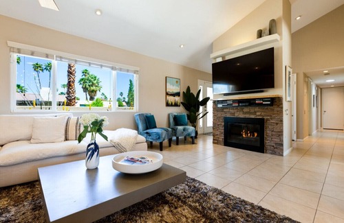 Vista Norte House | Sunset Villa: Palm Springs, Private Pool & Hot Tub
