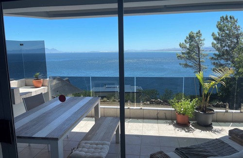 Gordon's Bay Villa | Sunset Villa with fantastic view and heated pool
