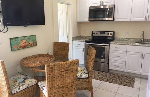 Rock Harbor Villa | Sunset Villas: Bayfront Beach Compound *28 Night Min*