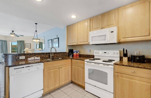Treasure Island Condo | Sunset Vistas 610N: Top Floor Gulf Front Beauty