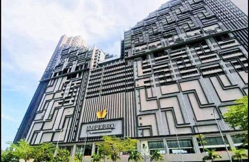 Taman Melaka Raya Apartment | SunsetFullySeaview#Netflix#SofaBed#FreeCarprk#4pax#PrivateBathtub#ImperioResidence