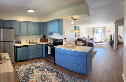 Mount Dora Apartment | Sunsets and waterfront views just steps to Downtown Mount Dora, FL