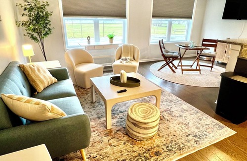 Lake Erie Beach House | Sunsets at Angola on the Lake Charming 3-bedroom townhome