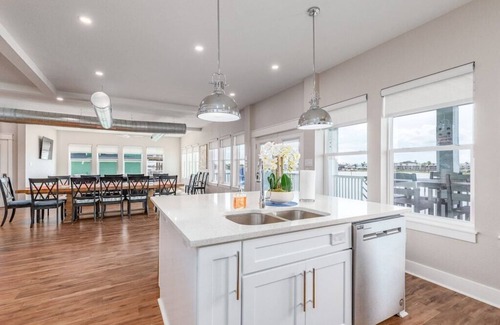 Rockport House | Sunsets | Private Pool & Hot Tub | Outdoor Kitchen | Boat Lift | Views