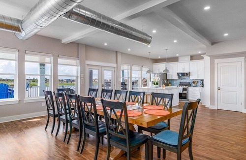 Rockport House | Sunsets | Private Pool & Hot Tub | Outdoor Kitchen | Boat Lift | Views