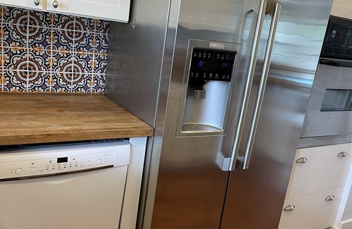 The Cove House | Sunshine and Fun, heated pool, walk to the beach. Check out summer prices!