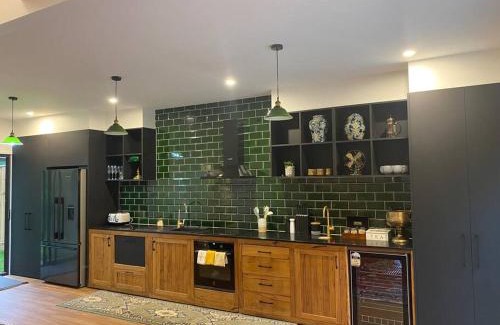 Kiels Mountain Villa | Sunshine Coast- Banksia House luxury in the forest