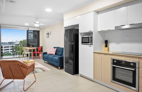 Maroochydore Apartment | Sunshine Coast Getaway ~ 2BR 2Bth WiFi Carpark