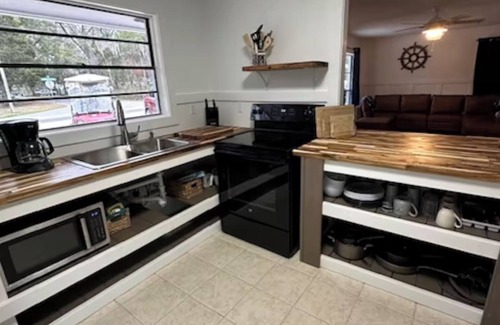 Homosassa House | Sunshine Cottage - Homosassa FL