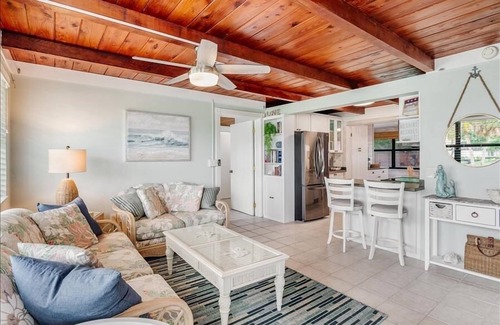 Englewood House | Sunshine Day Dream! 1340 Holiday Drive - Boat trailer parking on-site!