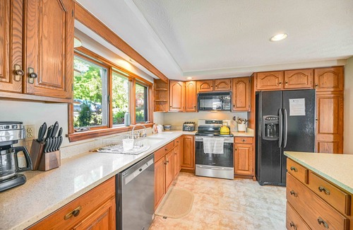 Honeoye House | Sunshine Daydream - "300 Feet of Natural Honeoye Lake Shoreline!"