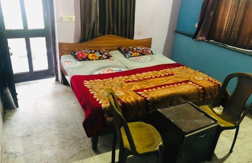 Old Gurgaon House | Sunshine Guest House