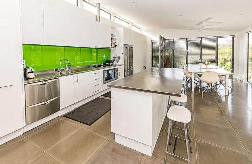 Sandy Point House | Sunshine Hideaway