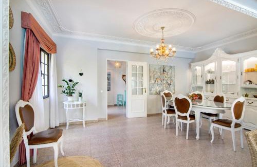 Gambelas Villa | Sunshine House