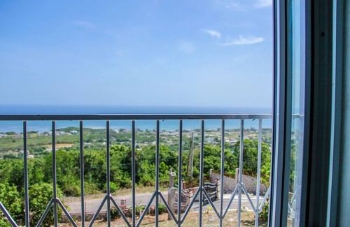Greenwood House | Sunshine Lodge- Your Home Away From Home
