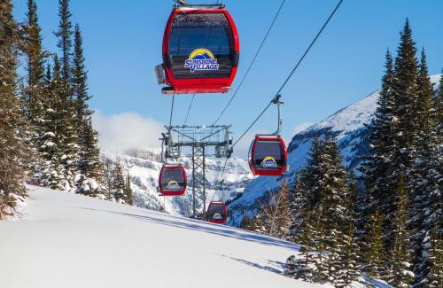 Sunshine Hotel | Sunshine Mountain Lodge