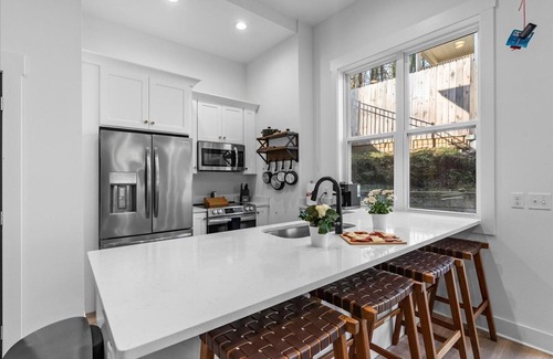 Red Bank House | Sunshine on Hedgewood, 4 bedrooms 3 and a half baths. Minutes from Downtown