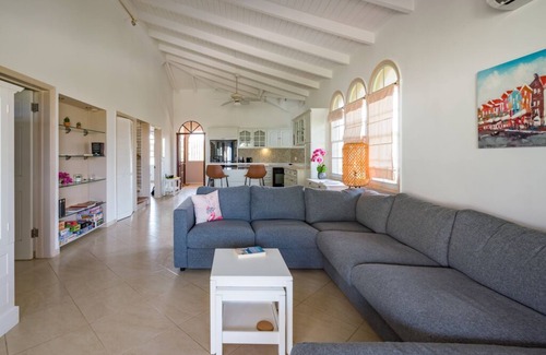 Willemstad Apartment | Sunshine Penthouse 4 BR family rental in walking distance to Mambo Beach