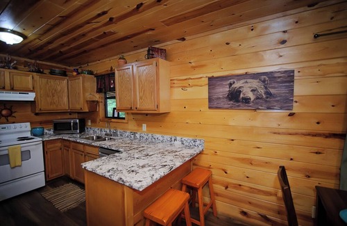 Broken Bow Cabin | Sunshine Place- Broken Bow/Hochatown- 1bd