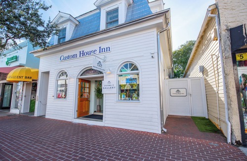 Historic Seaport Apartment | Sunshine State at Custom House Inn | Bright Studio on Duval Street!