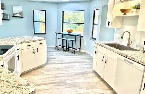 Englewood East House | Sunshine Stay Bungalow- Family Friendly Pool Home - Close to local Beaches