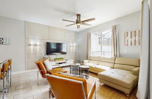 Kissimmee House | Sunshine & Storybook Stays