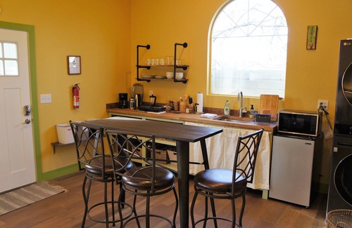Medford Apartment | Sunshine Studio - Private apt and yard (eco, solar)