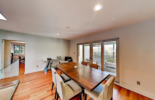 Studio City House | Sunshine Terrace Charms