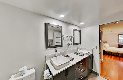 Studio City House | Sunshine Terrace Charms