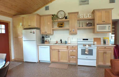 Hulbert Cabin | Sunstone Cabin Retreat by Ft. Gibson Lake