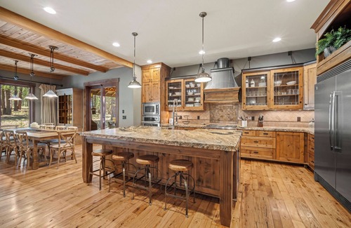 Sunriver House | Sunstone Hideaway with Hot Tub, Firepit & Pool Table
